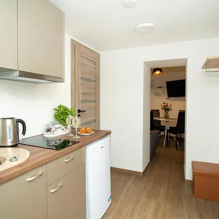 Downhill On The Groundfloor *